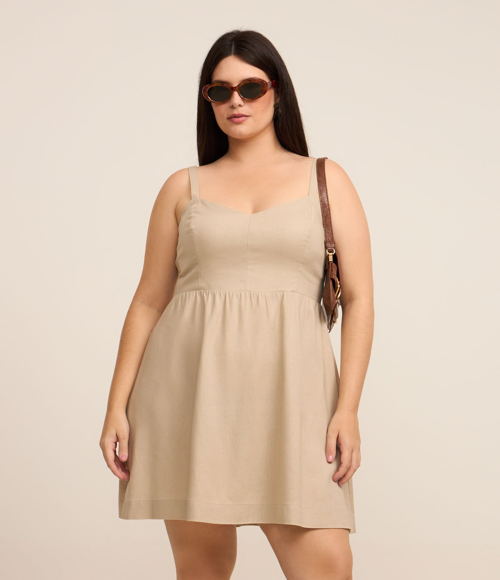 Vestido Curto com Linho e Alça Média Curve & Plus Size Bege 1