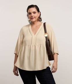 Blusa em Crepe com Detalhes e Manga 3/4 Curve & Plus Size