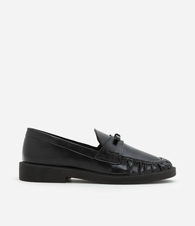 Sapato Loafer em PU com Preguinhas no Bico e Detalhe de Lacinho