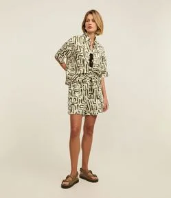Short Runner em Viscolinho com Estampa Geométrica