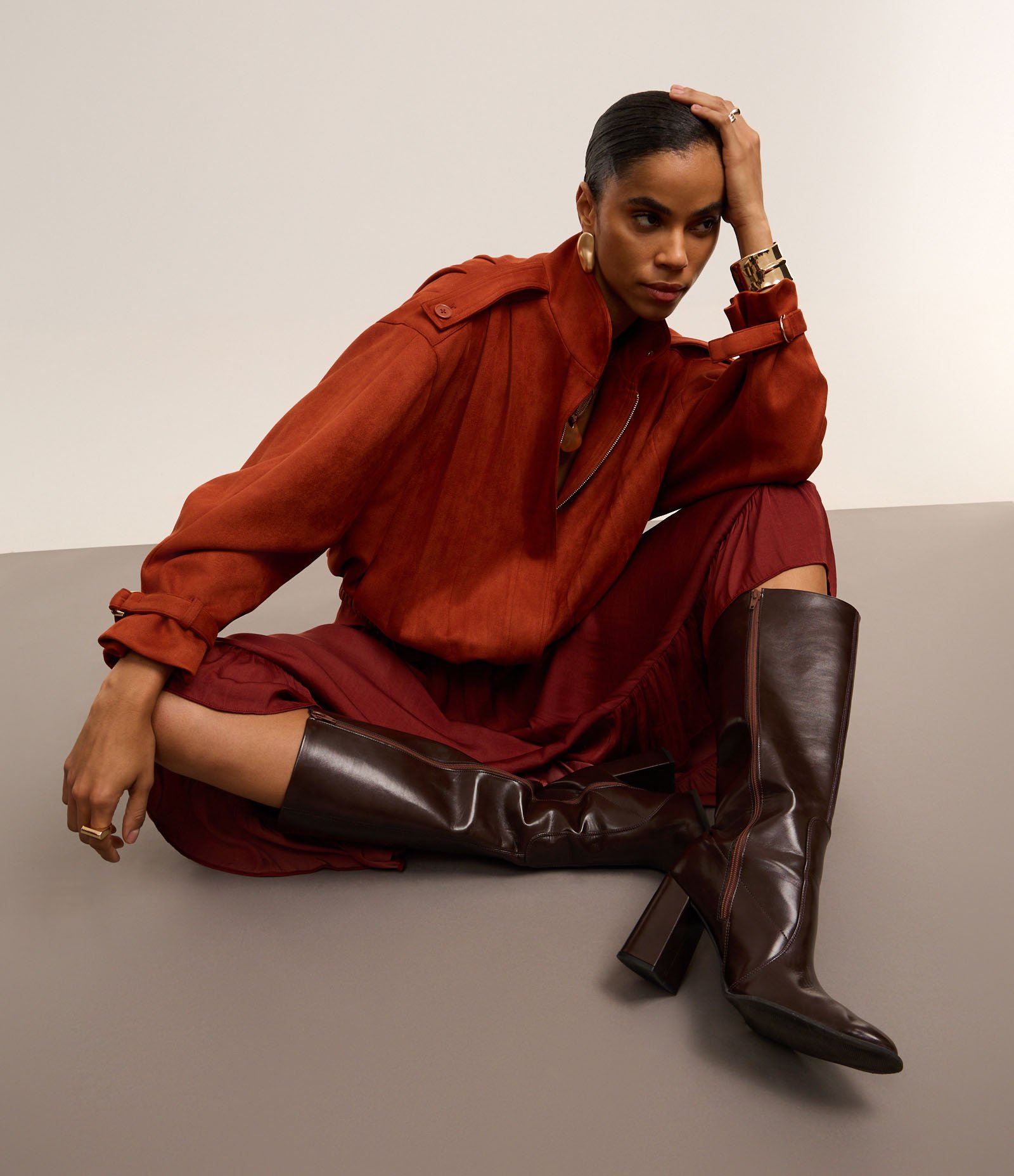 Saia Evasê Midi Acetinada com Babado e Barra Franzida Bordô 6