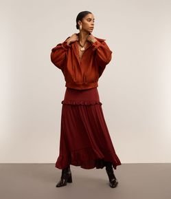 Saia Evasê Midi Acetinada com Babado e Barra Franzida