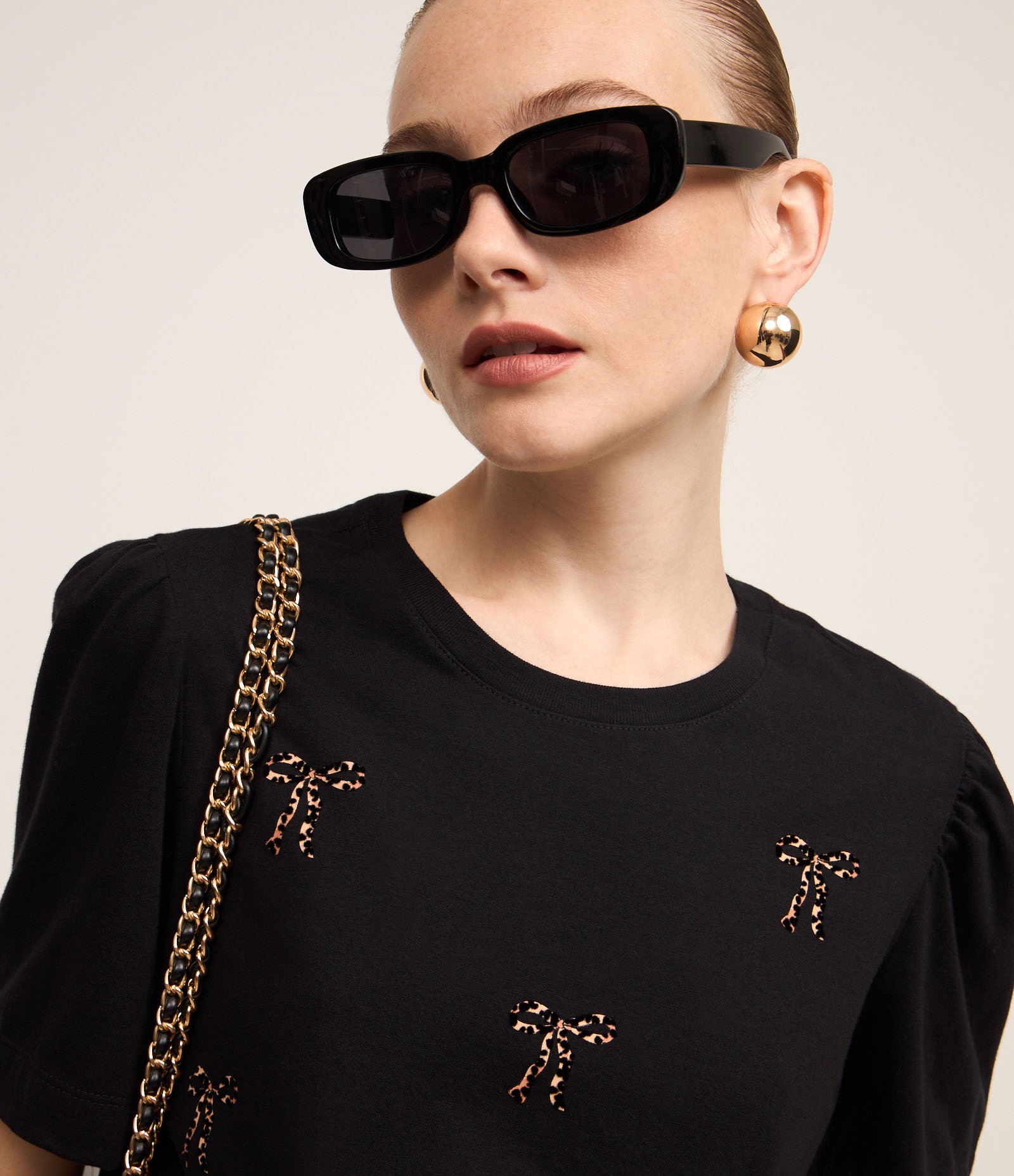 Blusa em Algodão com Laços Estampados de Onça Preto 4