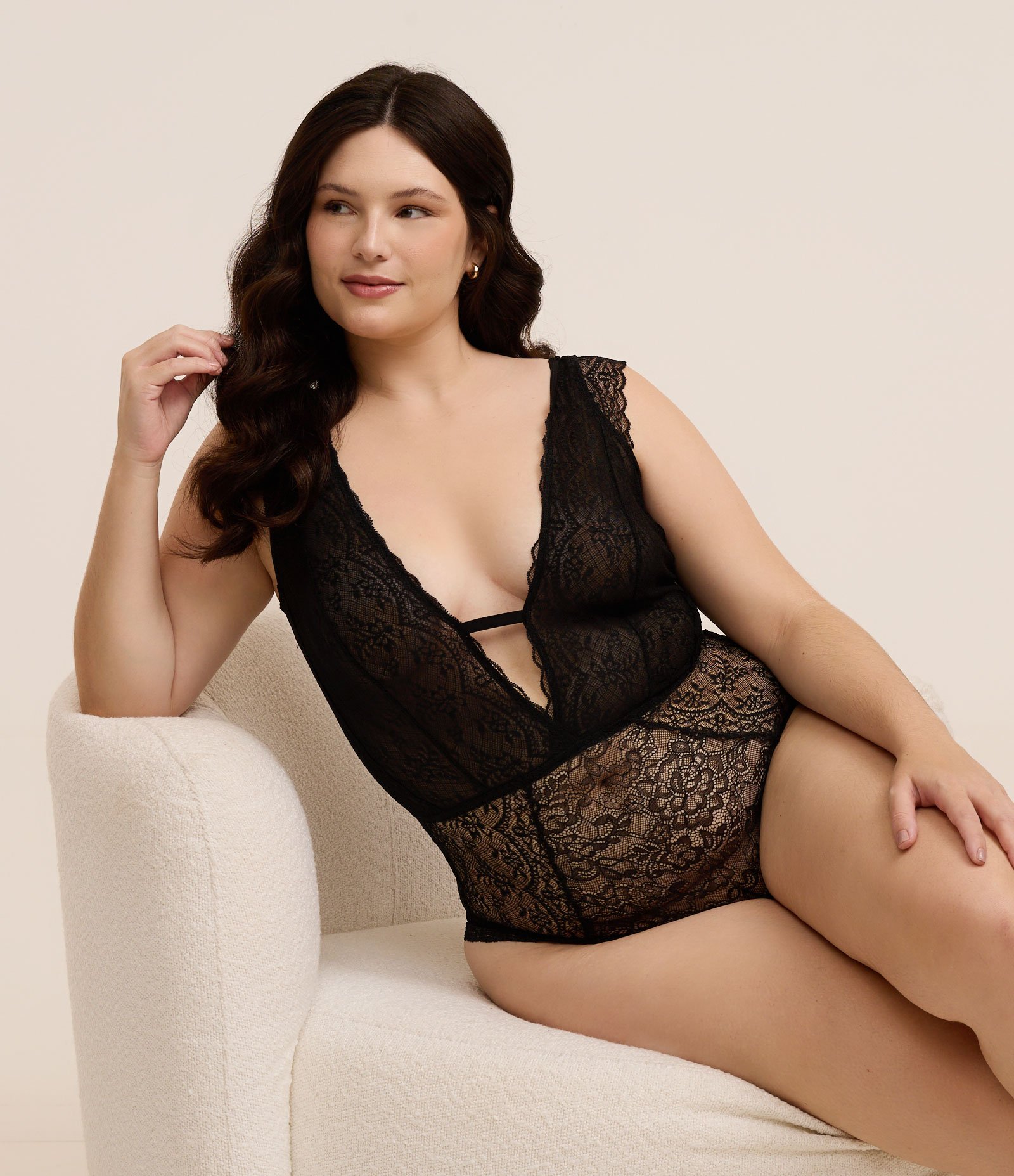 Body Lingerie em Renda e Laise Curve e Plus Size Preto 2