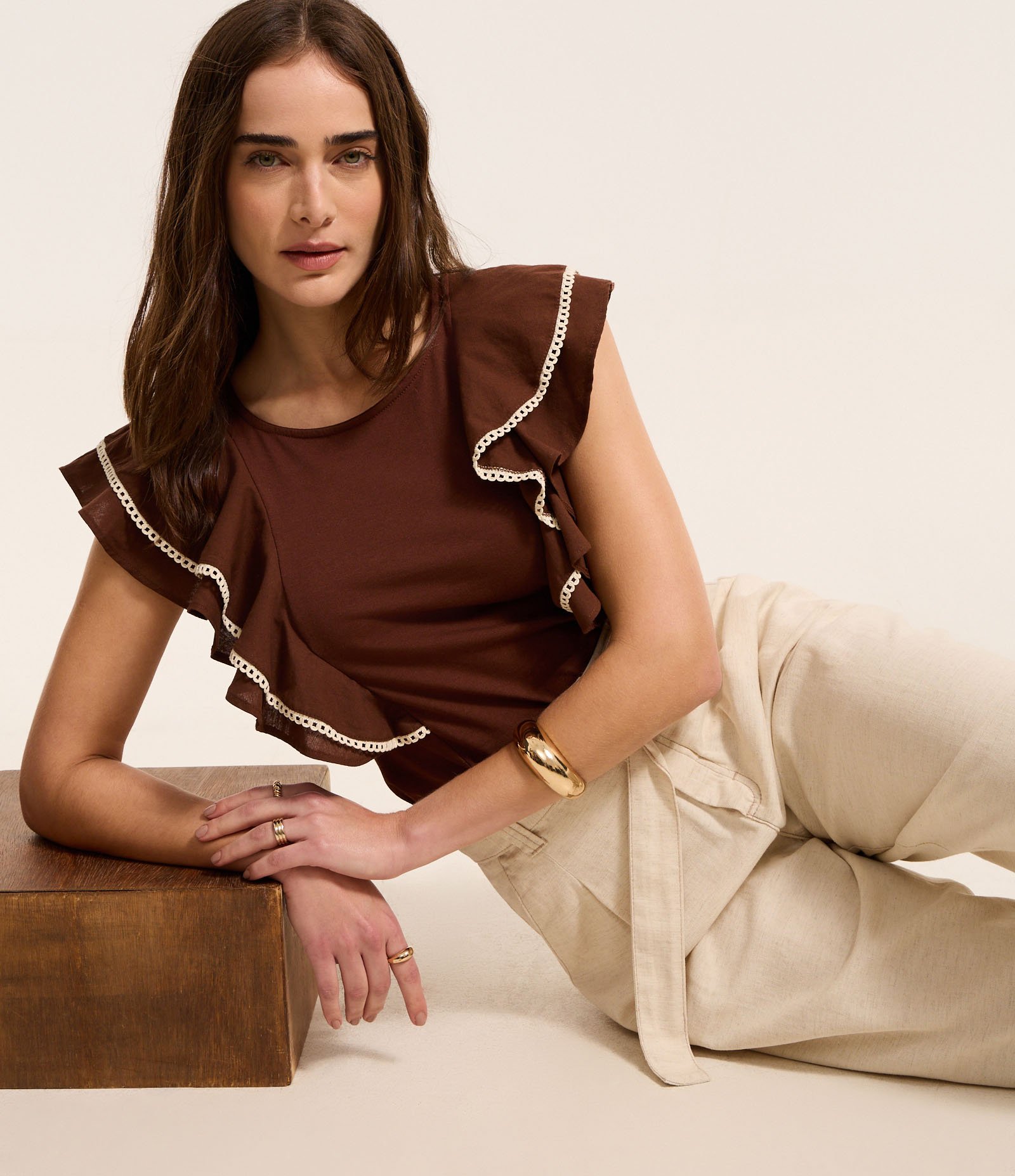 Calça Reta Comfort em Sarja com Cinto Diferenciado e Cintura Alta Bege 5