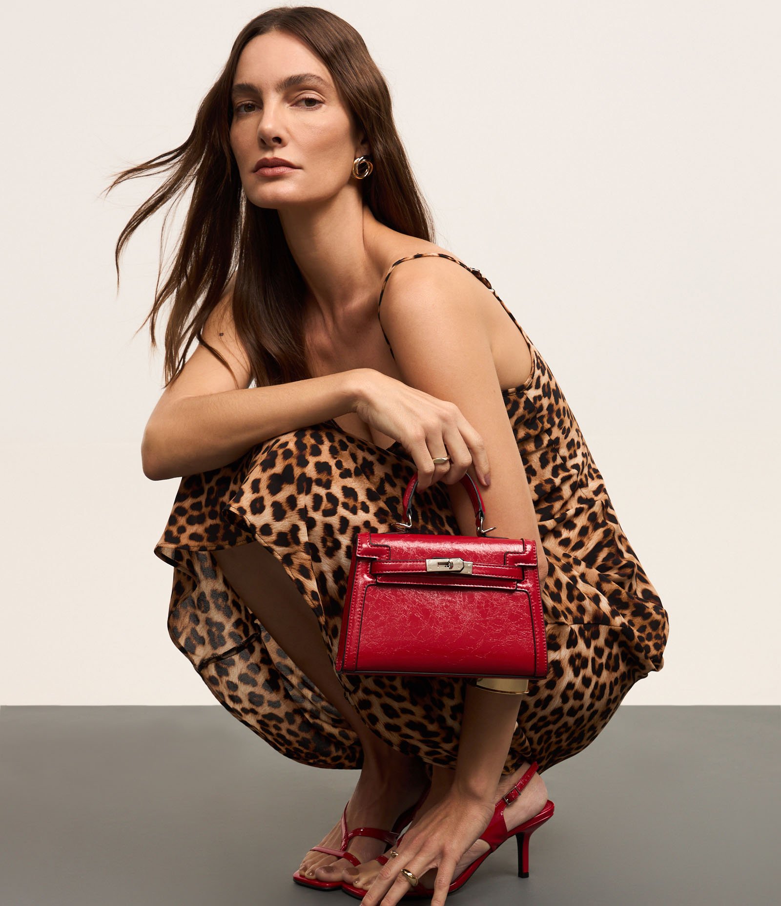 Vestido Evasê Midi Acetinado em Crepe com Estampa Onça Marrom 7