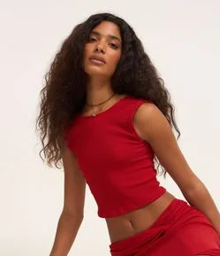 Blusa Texturizada sem Manga e Costas Abertas