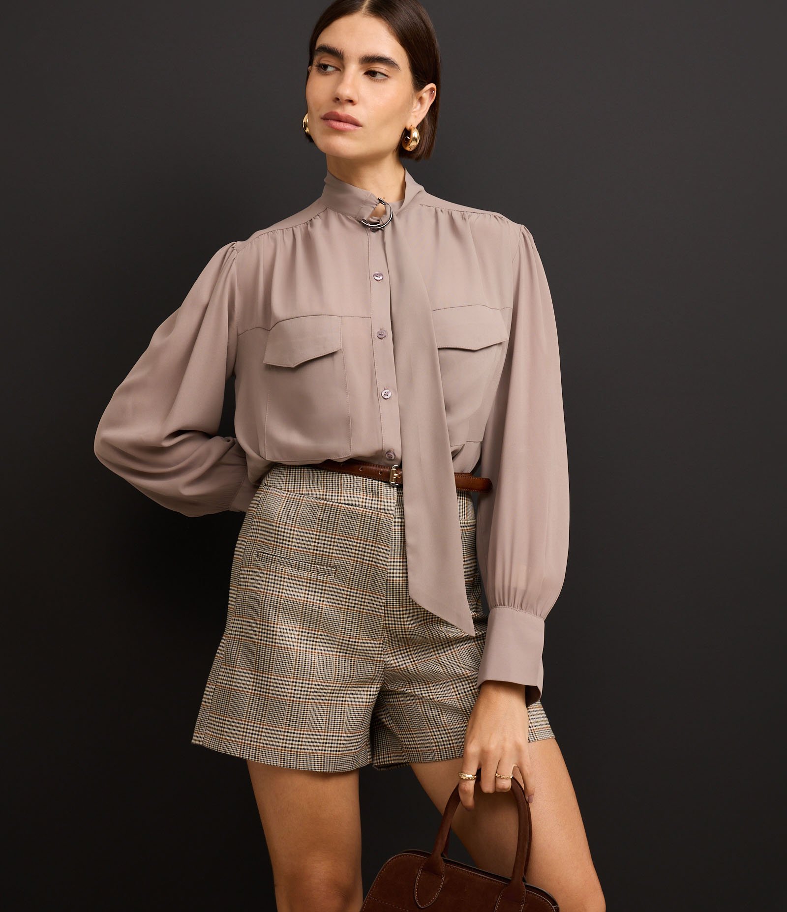 Short Reto Alfaiatado com Estampa Xadrez Cinza 5