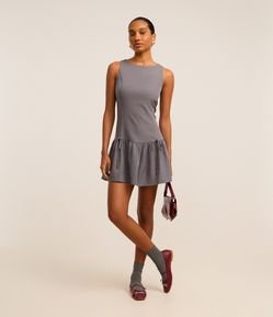 Vestido Evasê Curto em Crepe com Amarração na Barra