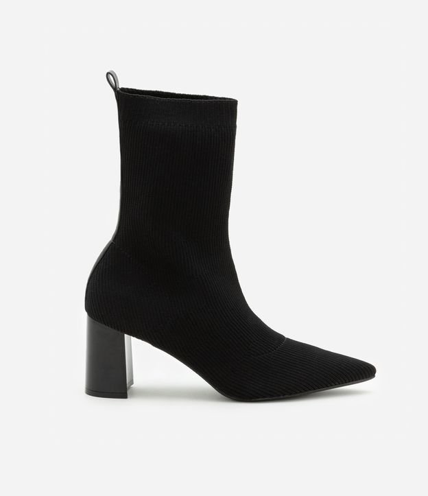 Bota Knit em Tecido Canelado com Bico Fino e Salto Bloco