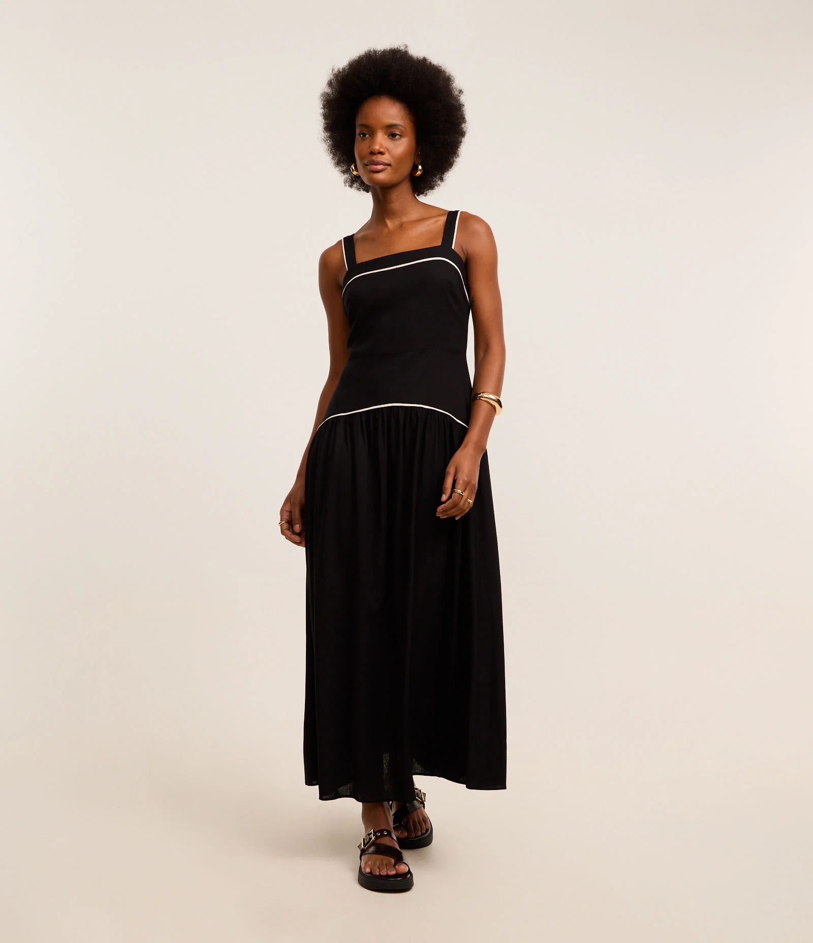 Vestido em Viscolinho com Decote Quadrado e Vieses Contrastantes Preto 2