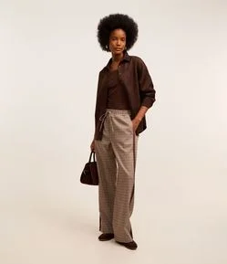 Calça Reta Alfaiatada com Listra Lateral e Estampa Xadrez