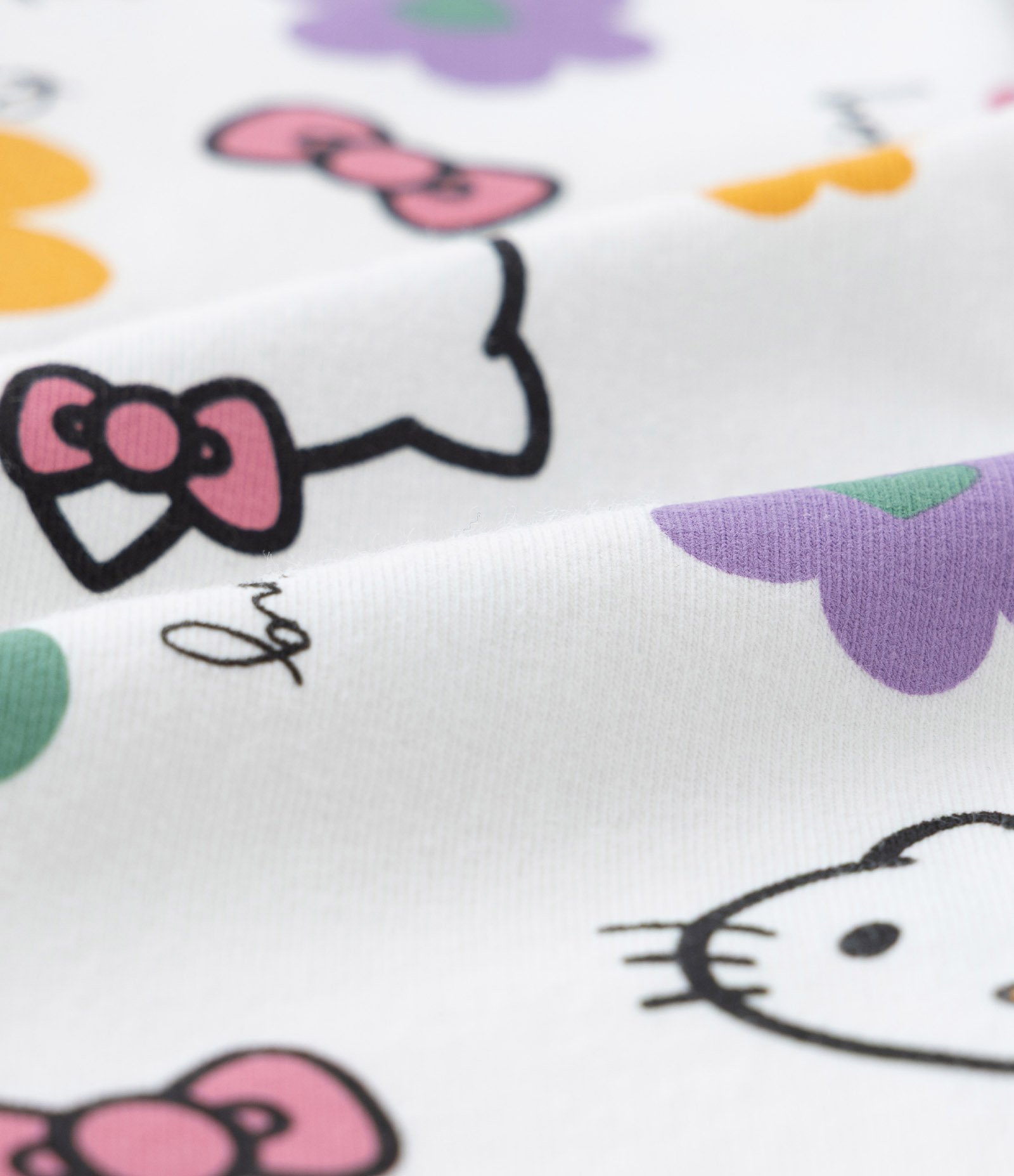 Conjunto Infantil com Estampa Hello Kitty e Florzinhas - Tam 1 a 6 Anos Branco 4