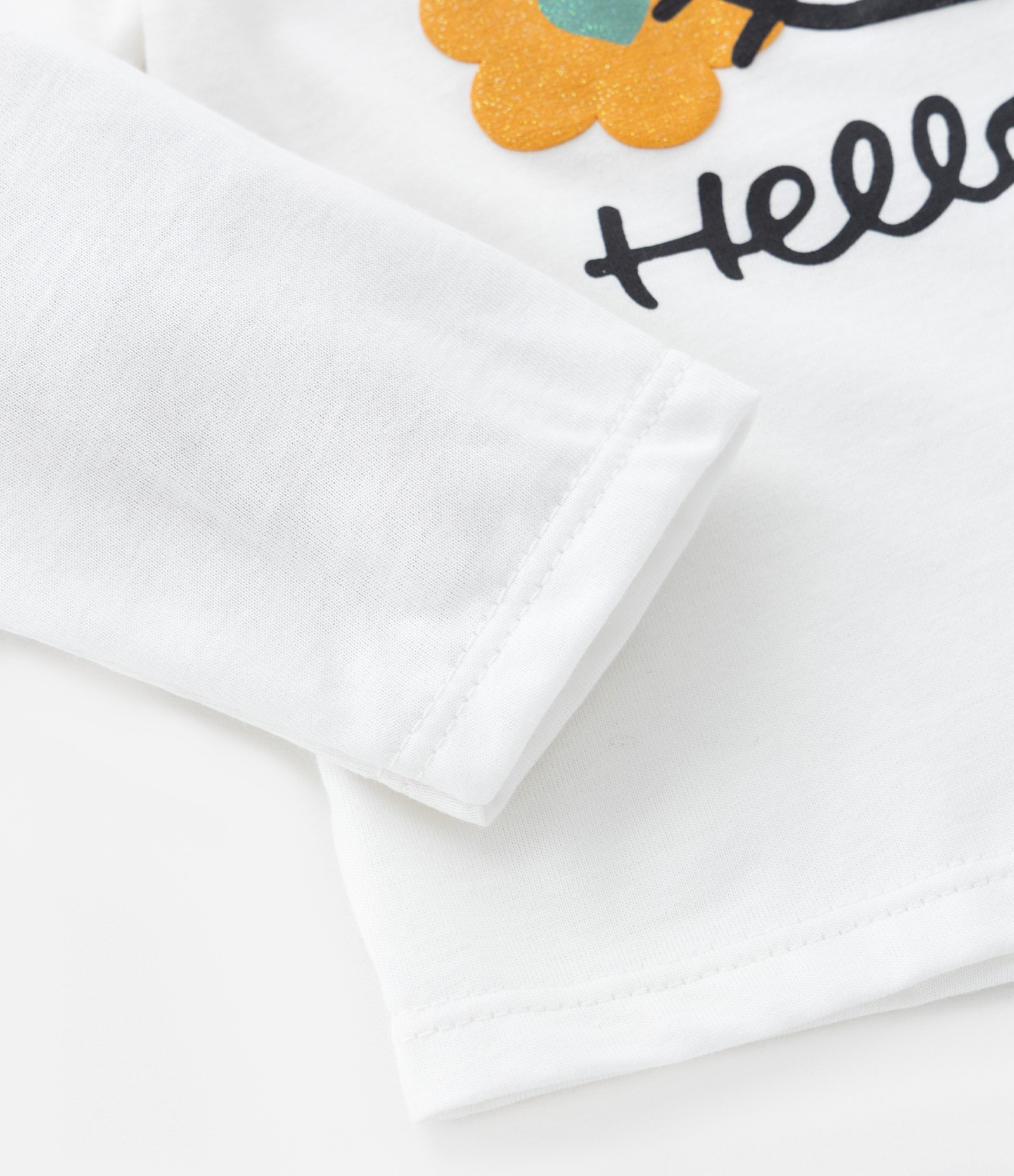 Conjunto Infantil com Estampa Hello Kitty e Florzinhas - Tam 1 a 6 Anos Branco 7