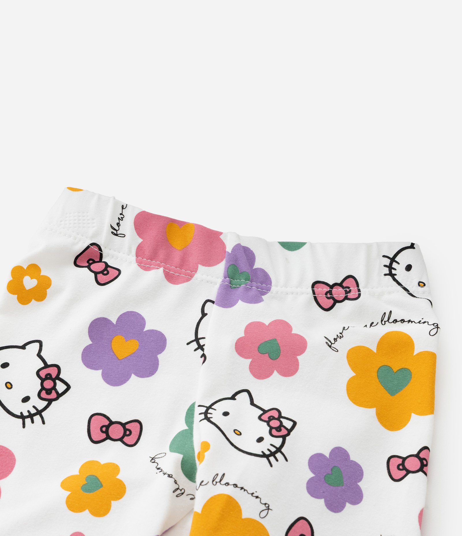 Conjunto Infantil com Estampa Hello Kitty e Florzinhas - Tam1 a 6 Anos Branco 7