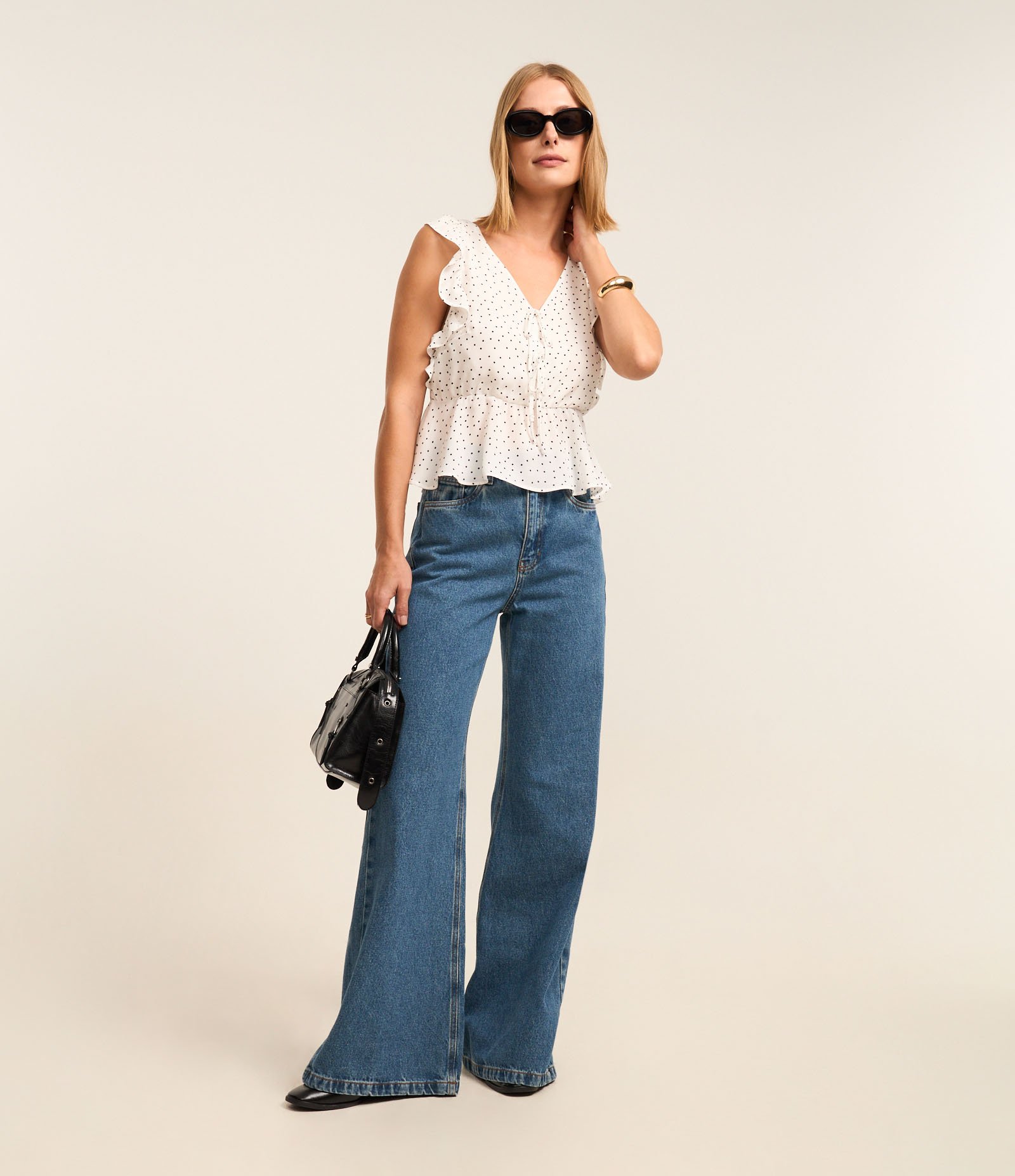 Blusa em Crepe com Amarração e Estampa Poá Branco 2