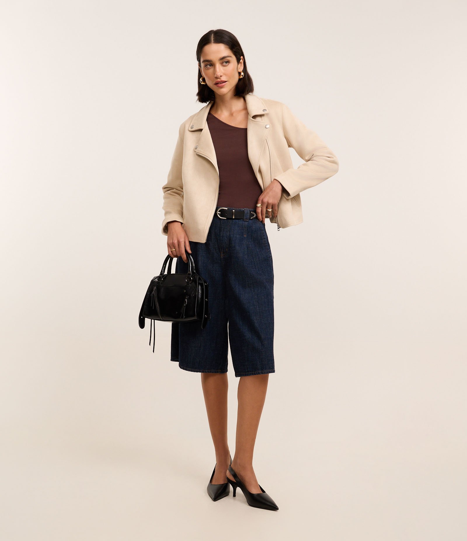 Blusa em Tricô com Franzido no Decote Assimétrico Marrom 3