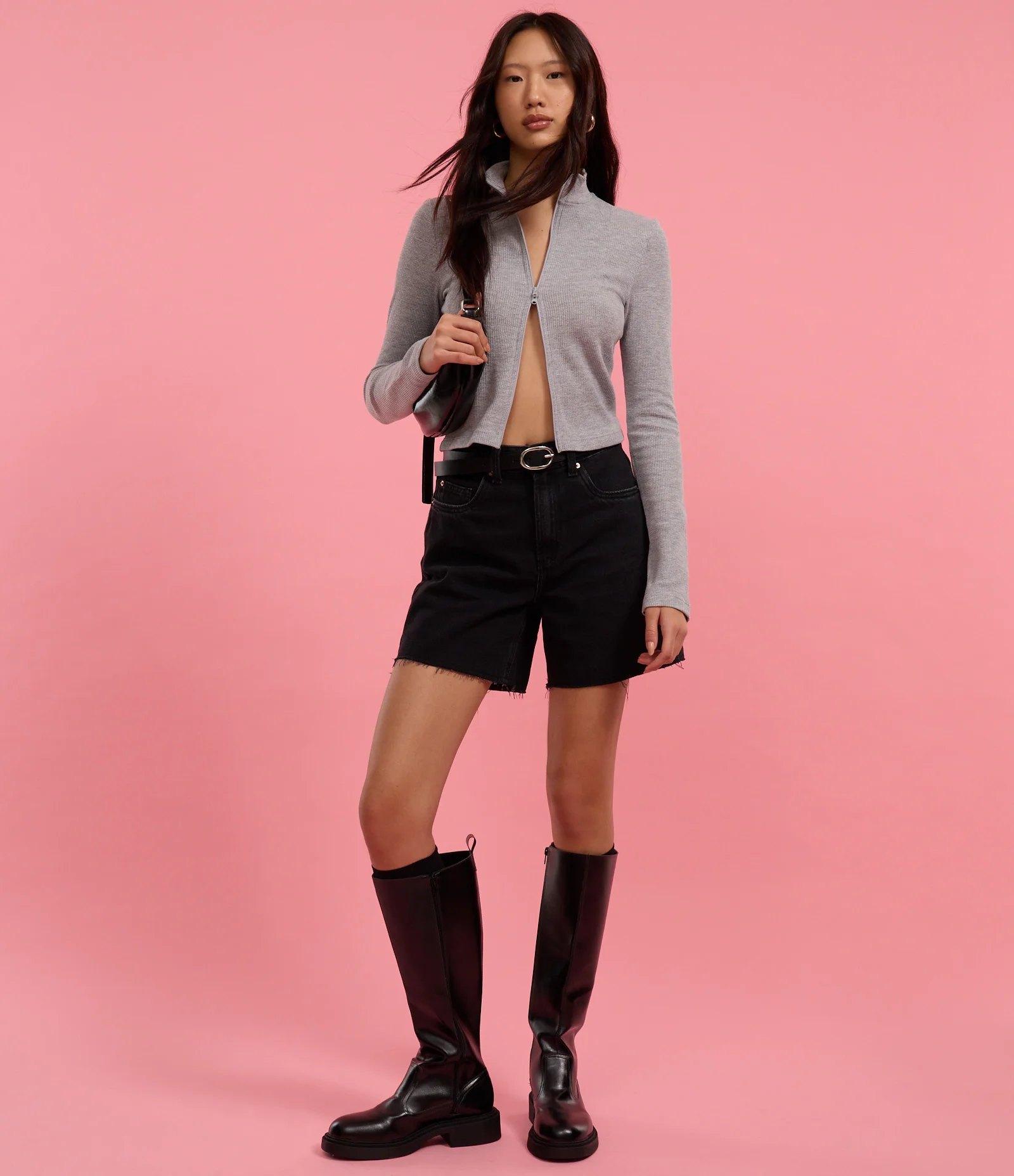 Bermuda Jeans com Barra Desfiada Preto 6