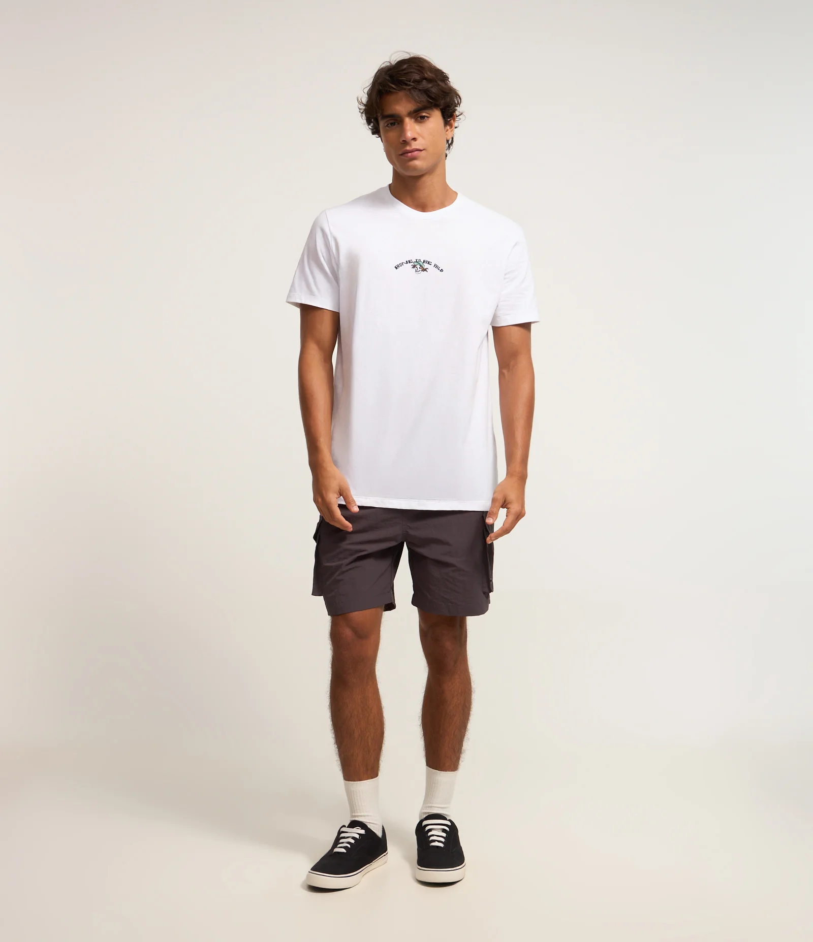 Camiseta Comfort em Algodão com Estampa de Esqueleto Surfista Branco 2