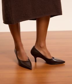 Sapato Scarpin em PU com Salto Médio