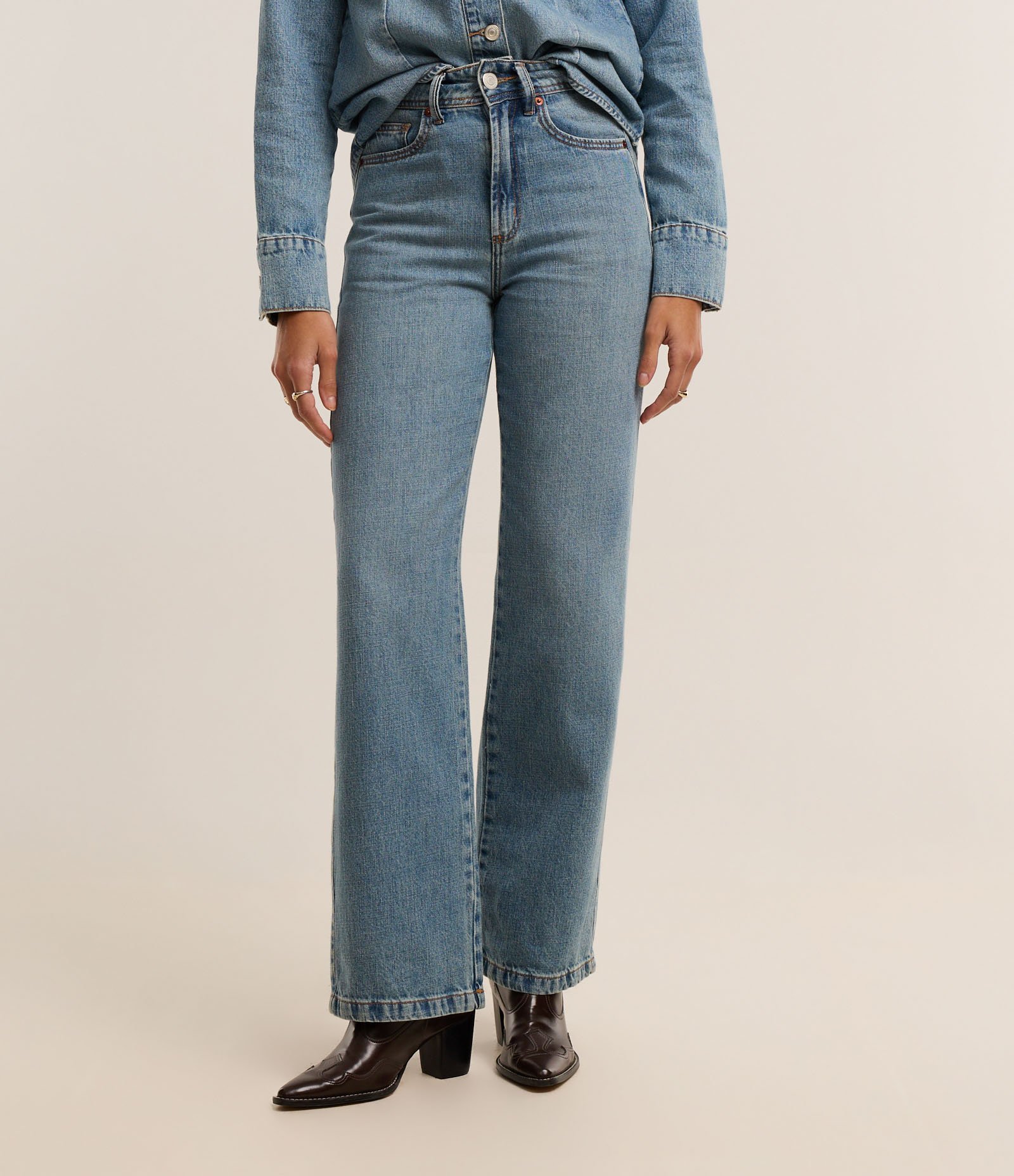 Calça Reta Comfort em Jeans com Cintura Alta Azul 3