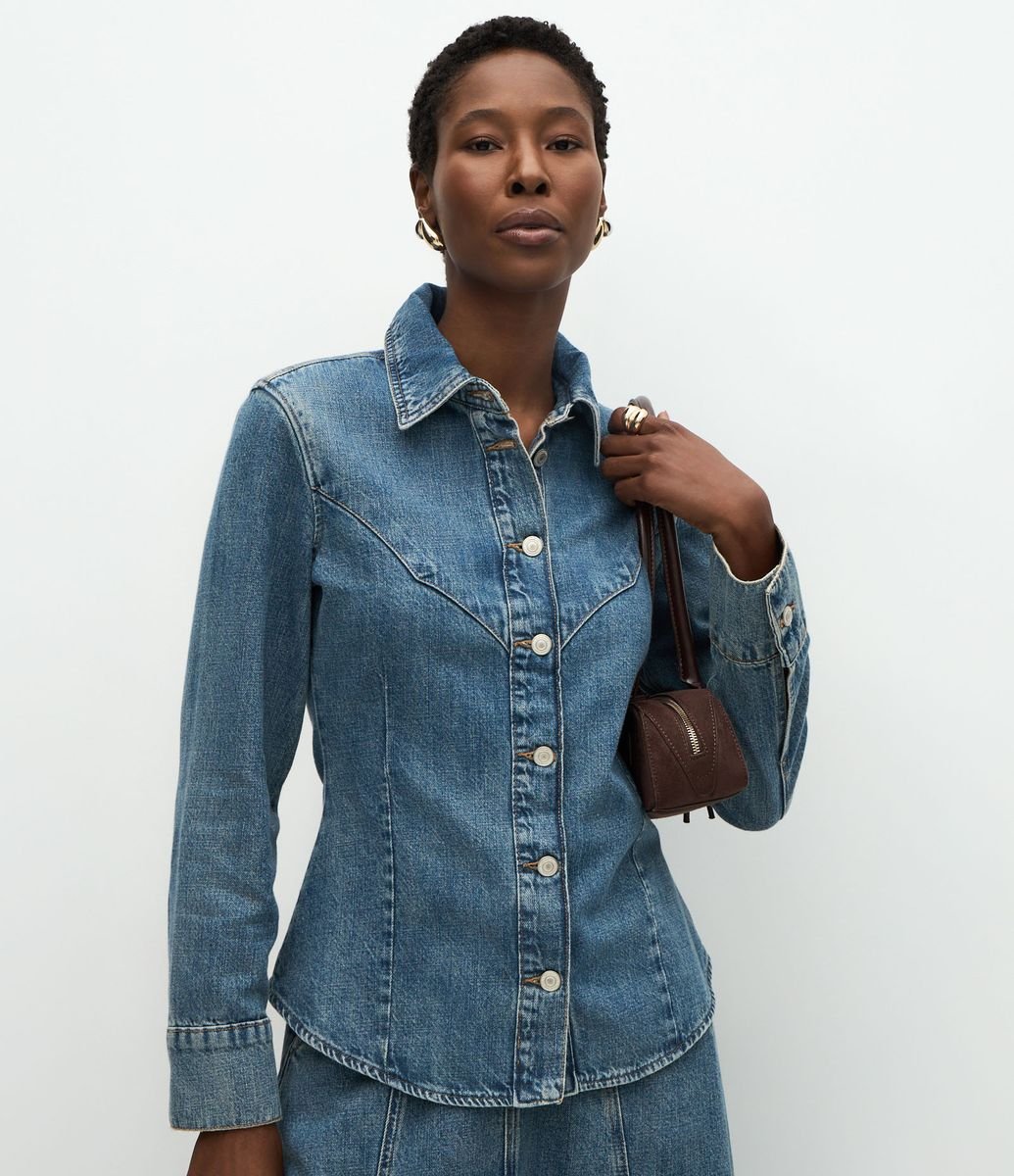 Camisa em Jeans Dirty Western com Recortes Frontais Azul