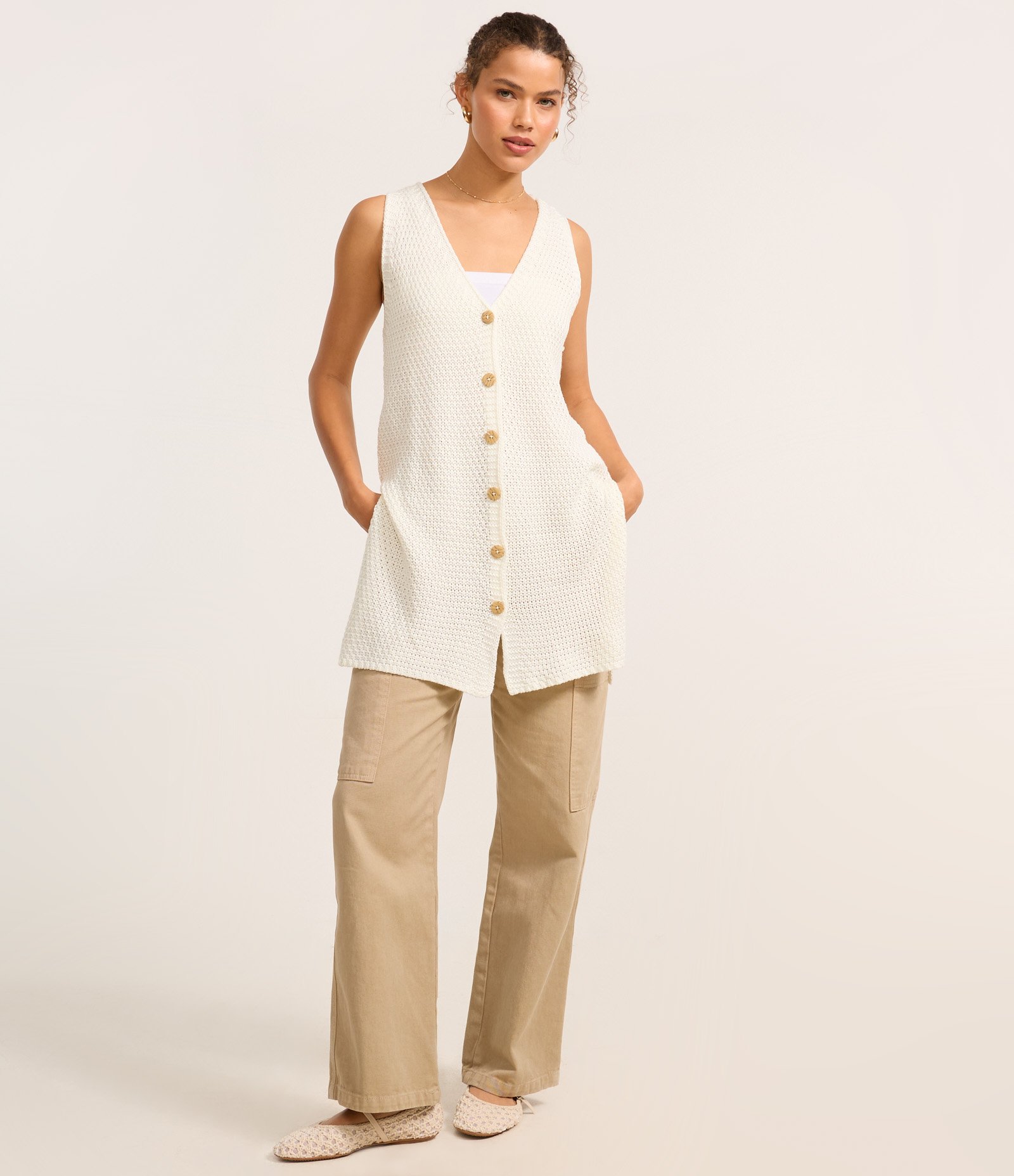 Colete Relaxed Alongado em Tricô com Botões Branco 2