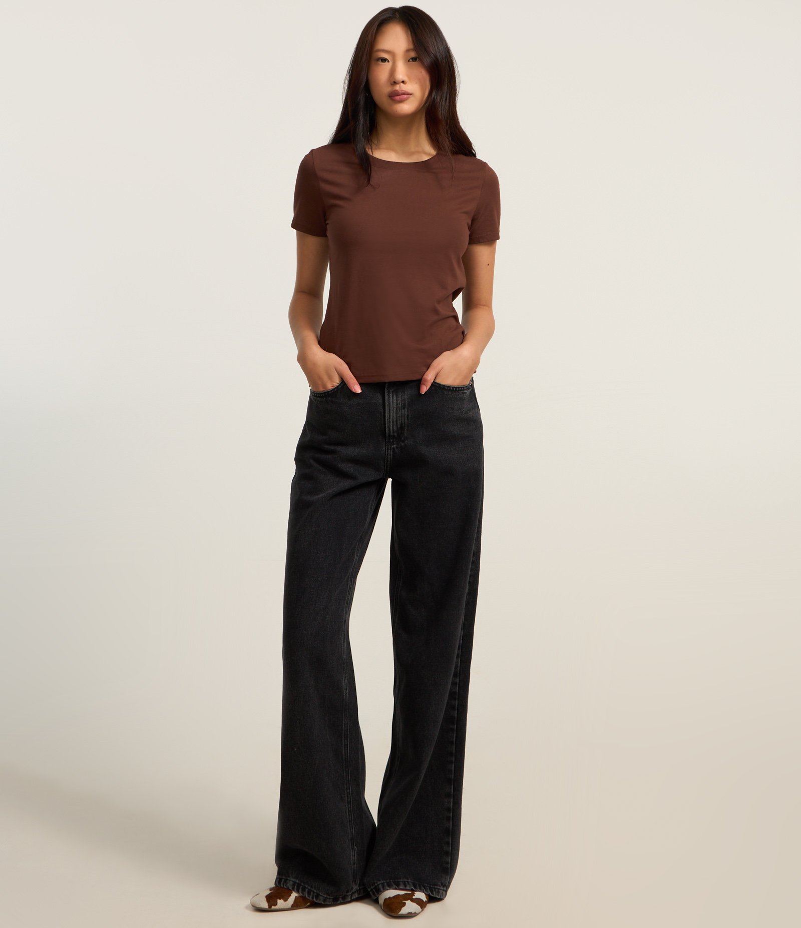 Camiseta Regular Básica em Algodão Marrom 2