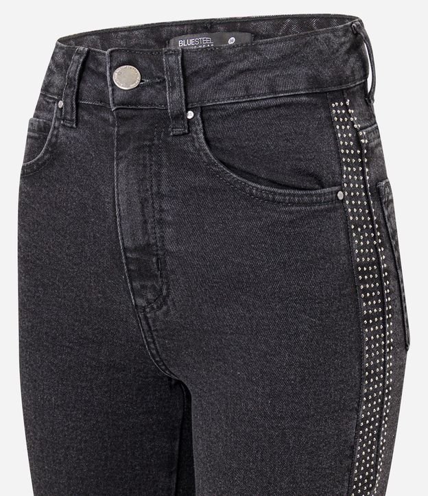 Calça Flare em Jeans com Brilho Lateral