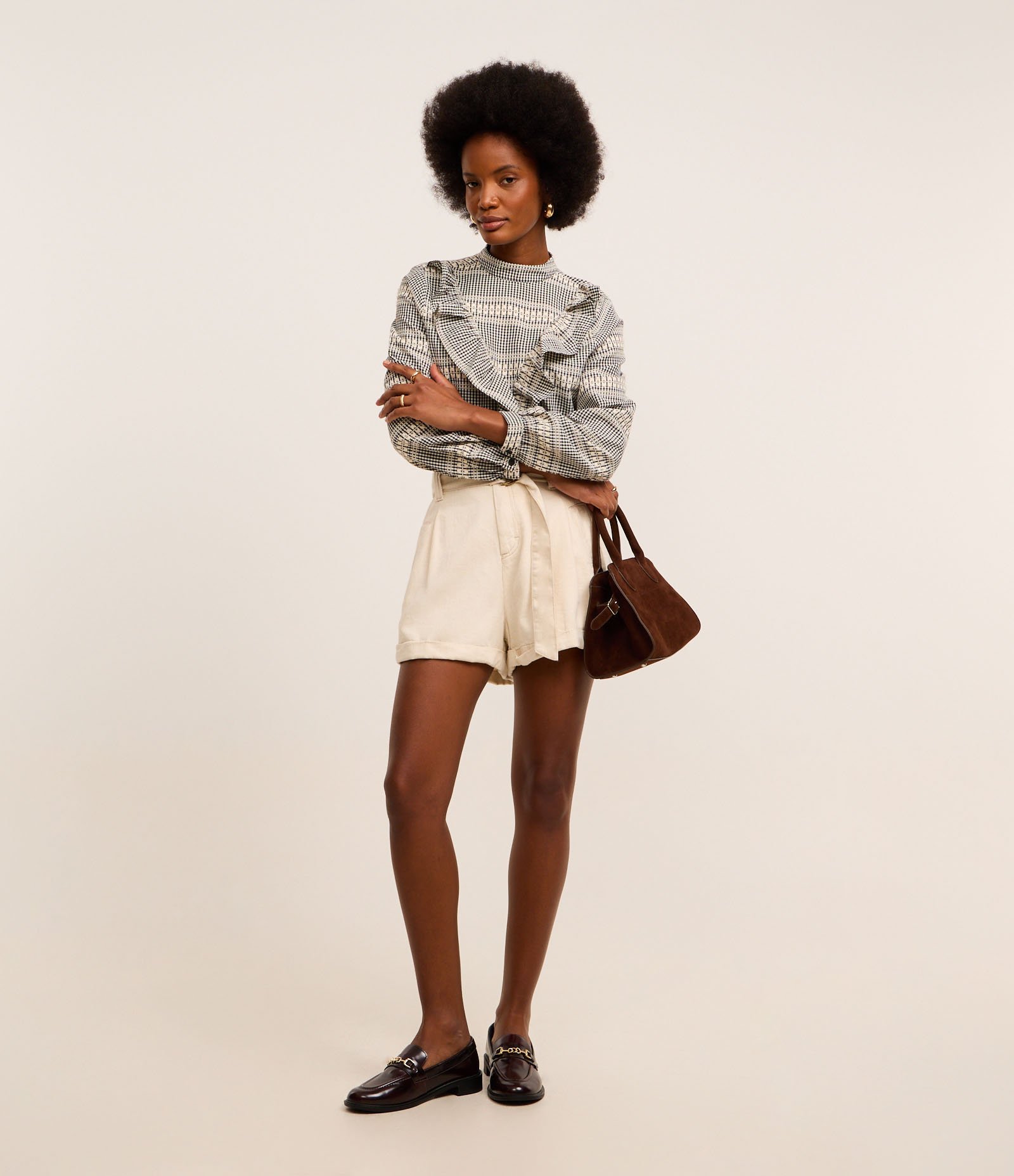 Blusa em Anarruga Xadrez com Babado V Preto/Branco 3