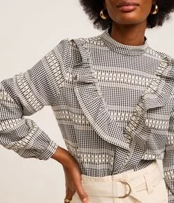 Blusa em Anarruga Xadrez com Babado V