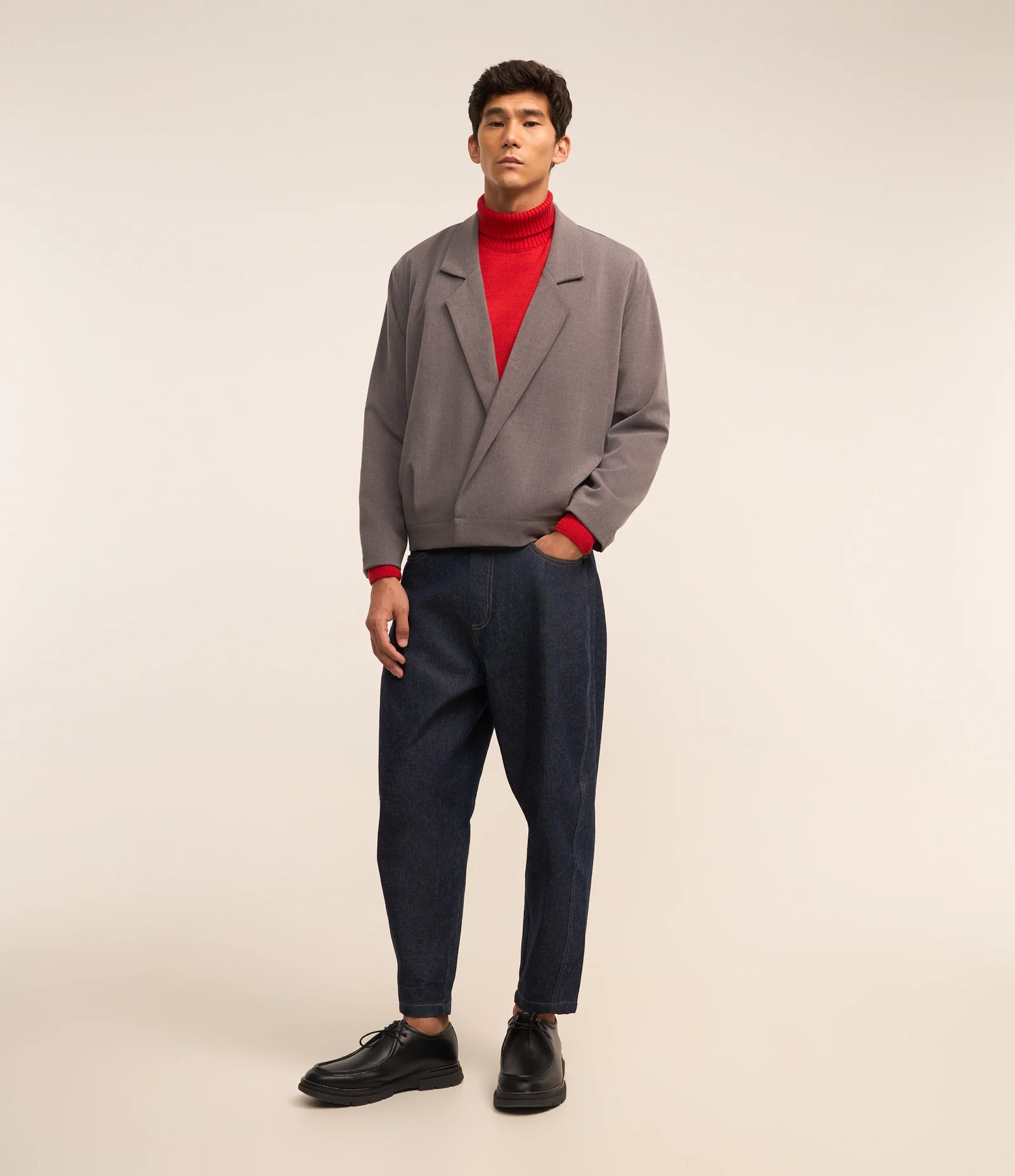 Blazer Casual em Alfaiataria com Frontal Transpassada Cinza 2