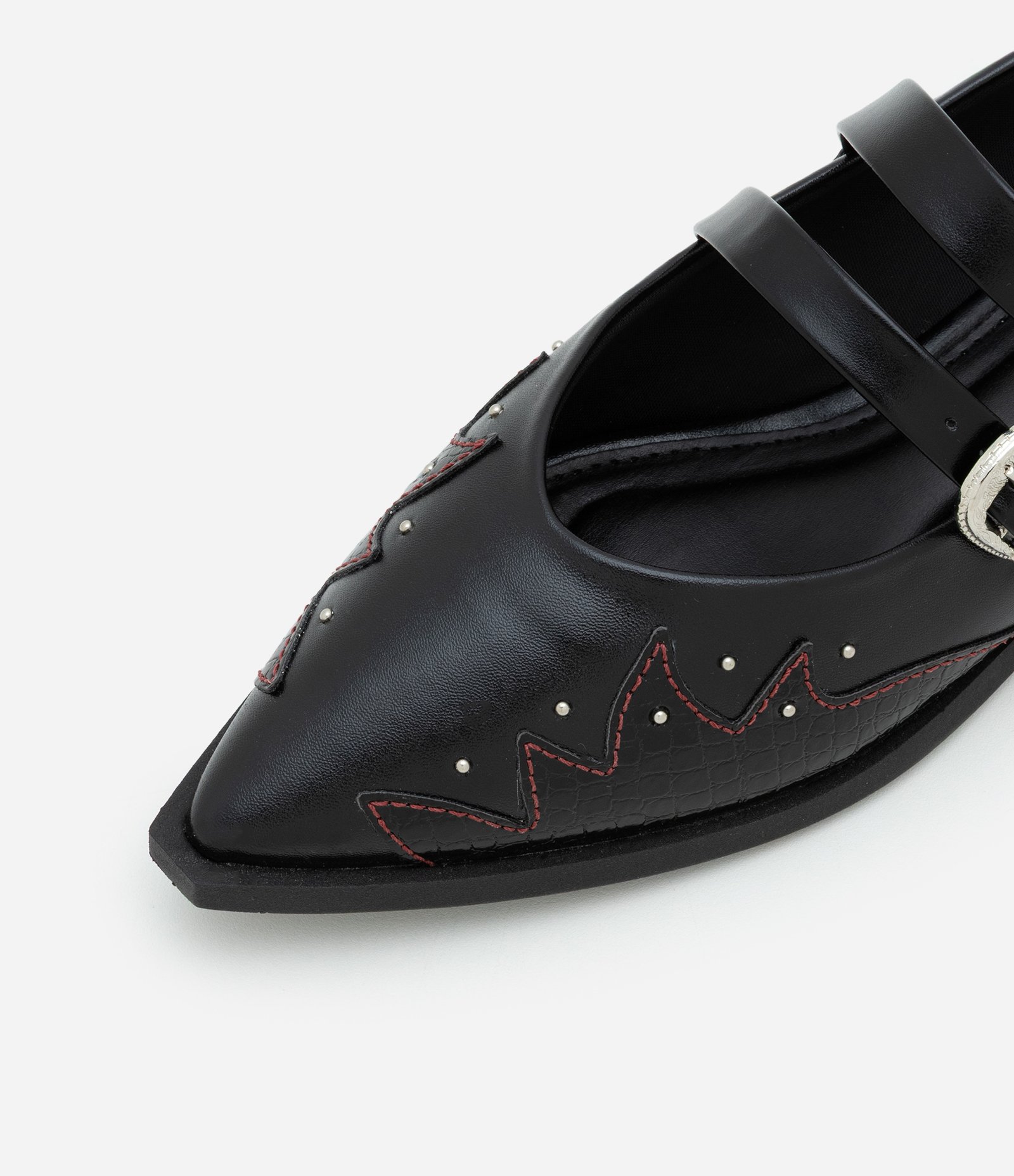 Sapatilha Western em PU com Recortes e Detalhes Pespontados Preto 4