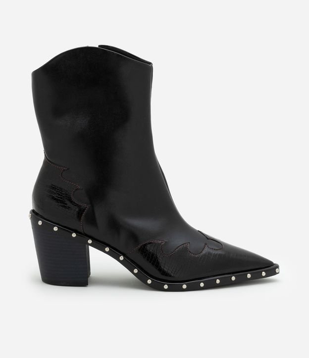 Bota Western em PU com Bico Fino e Tachinhas Aplicadas