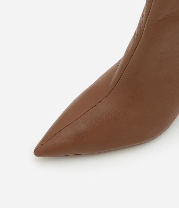Bota em PU com Salto Bloco e Bico Fino Via Marte