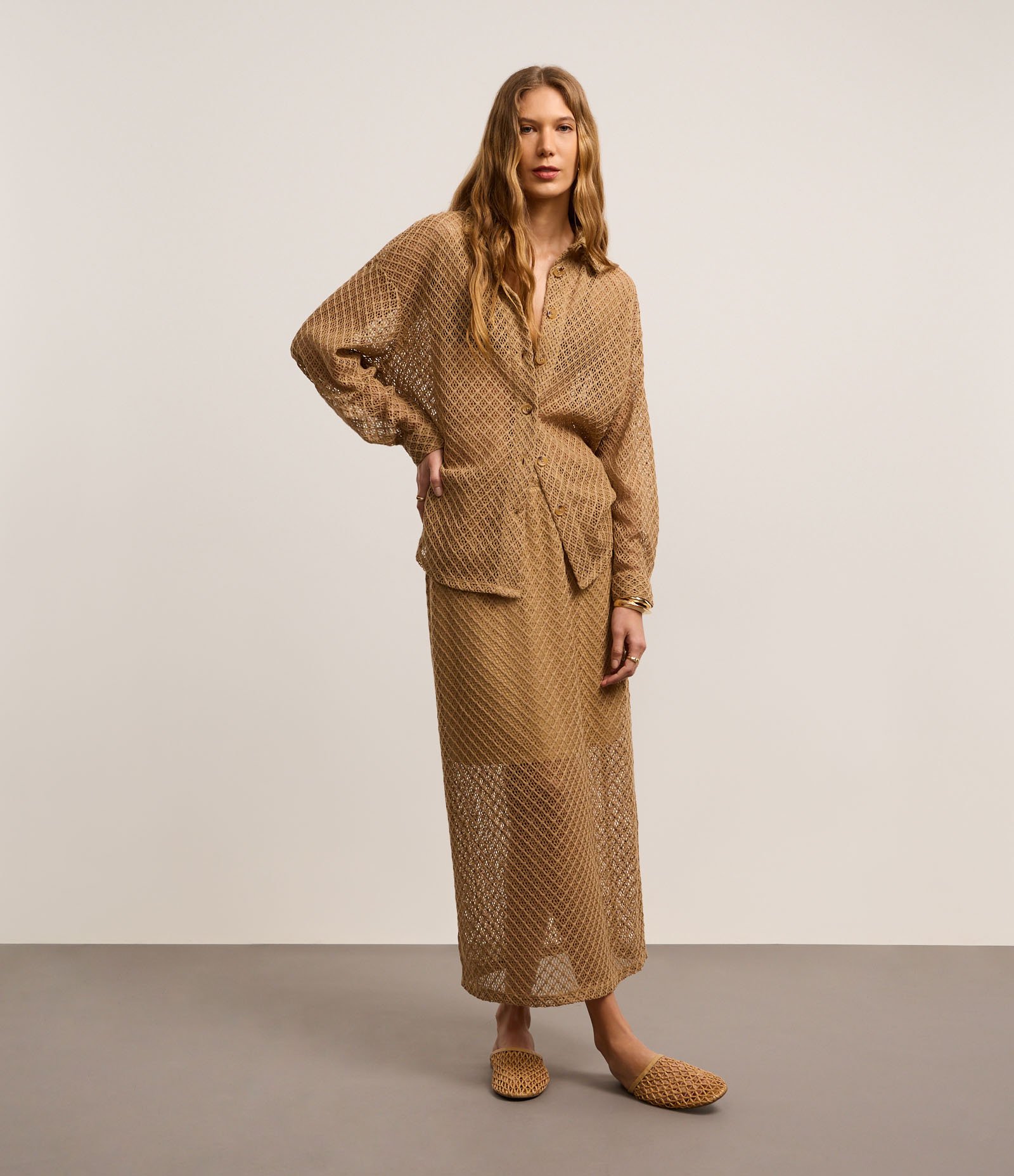 Camisa Polo Texturizada com Abotoamento Alfaiatada Bege 2