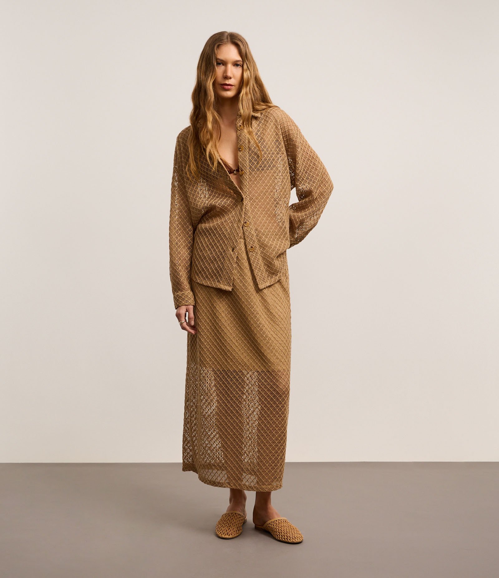 Saia Reta Midi com Efeito Crochê e Forro Caramelo 2