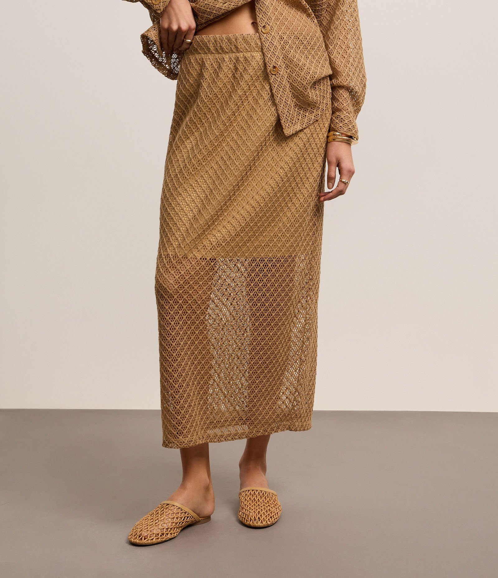 Saia Reta Midi com Efeito Crochê e Forro Caramelo 4
