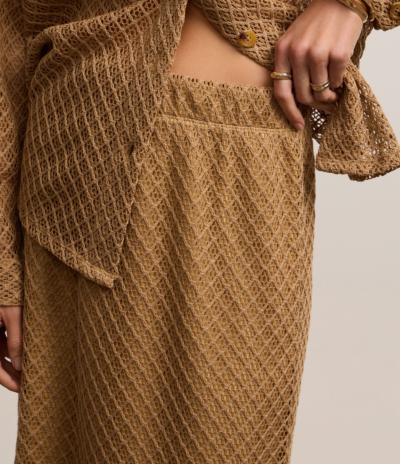 Saia Reta Midi com Efeito Crochê e Forro Caramelo 5