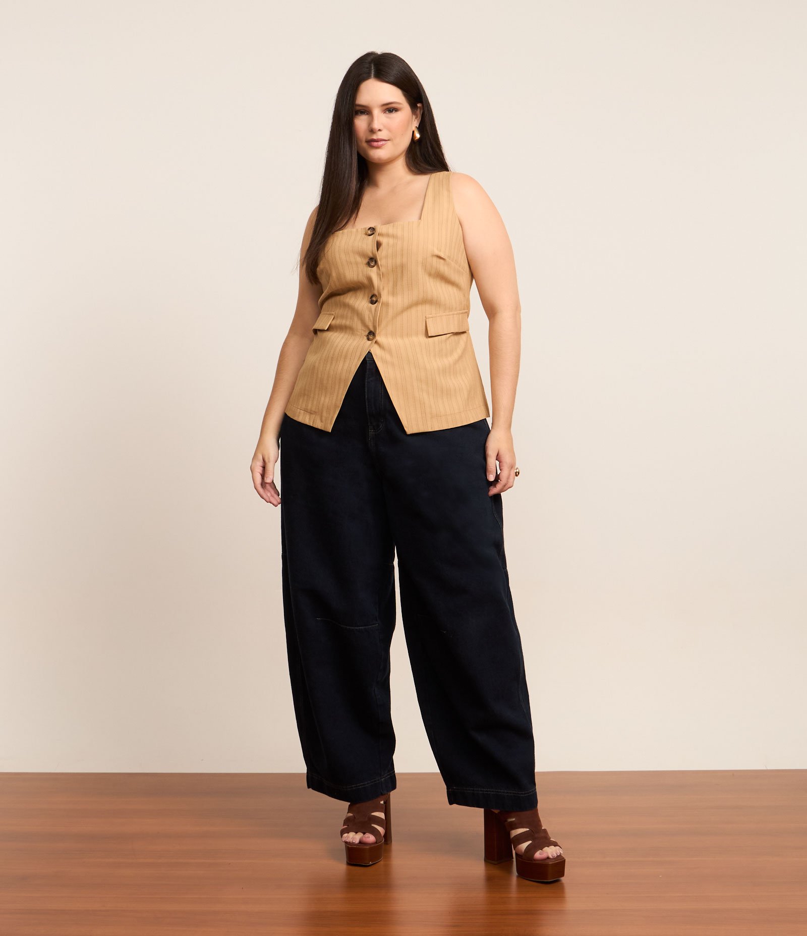 Colete Alongado em Alfaiataria Maquinetado Curve & Plus Size Marrom 2