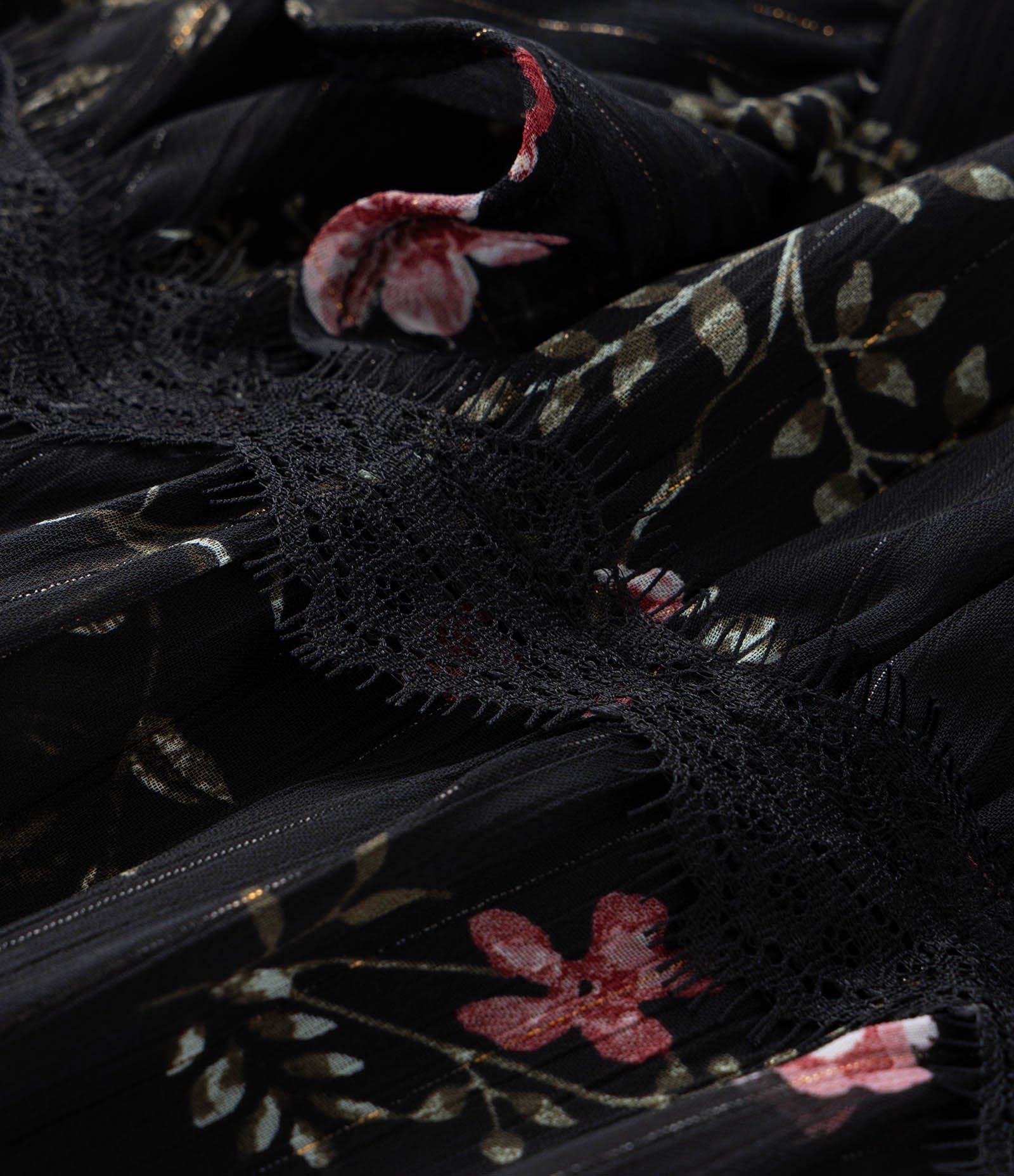 Vestido Curto Chiffon Floral Curve & Plus Size Preto 7