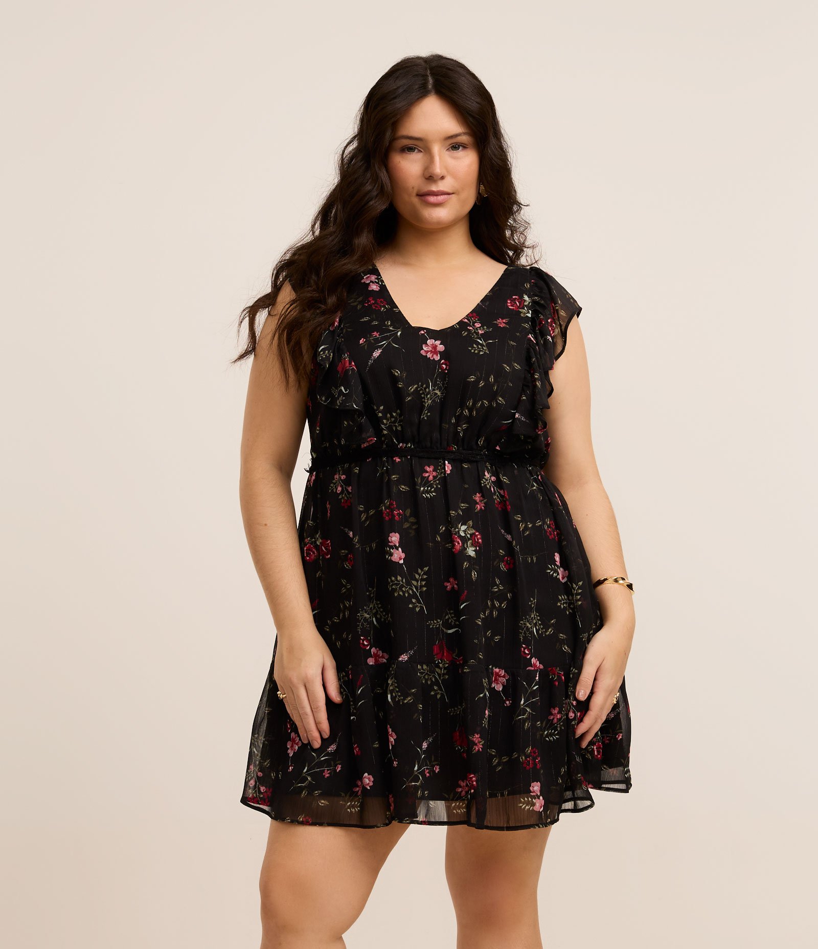 Vestido Curto Chiffon Floral Curve & Plus Size Preto 2