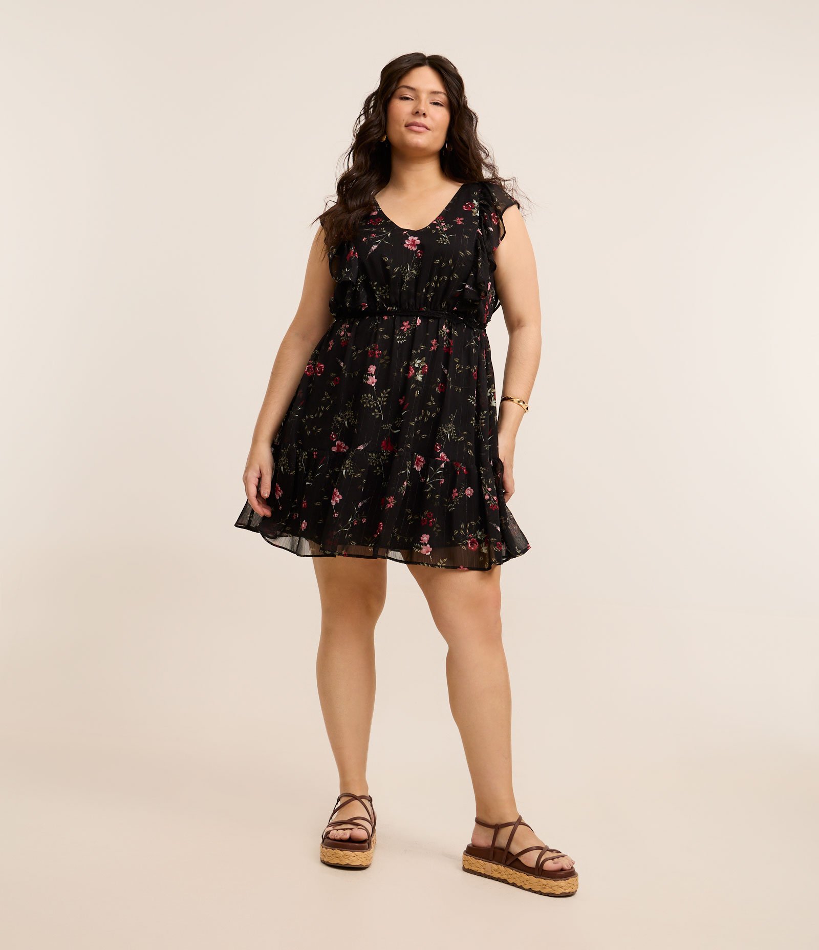 Vestido Curto Chiffon Floral Curve & Plus Size Preto 3