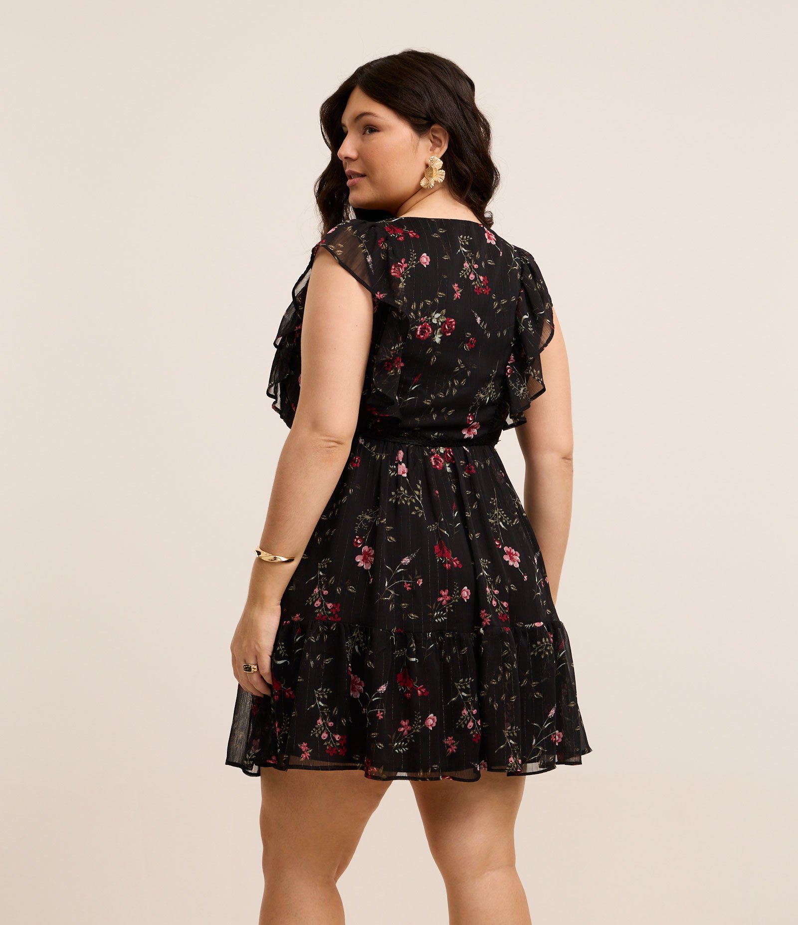 Vestido Curto Chiffon Floral Curve & Plus Size Preto 4