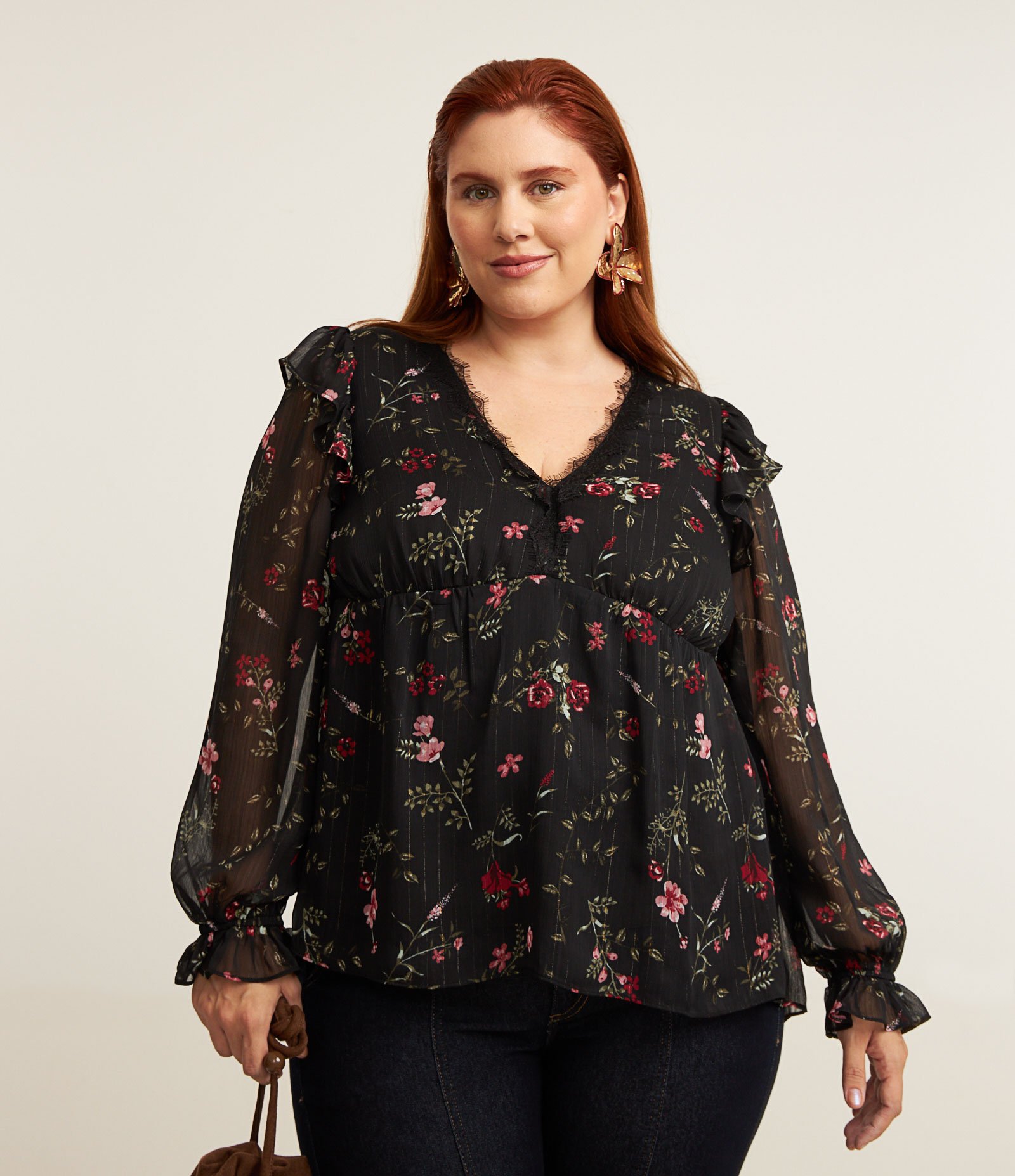 Blusa Floral em Chiffon com Babados e Brilhos Curve & Plus Size Preto 1