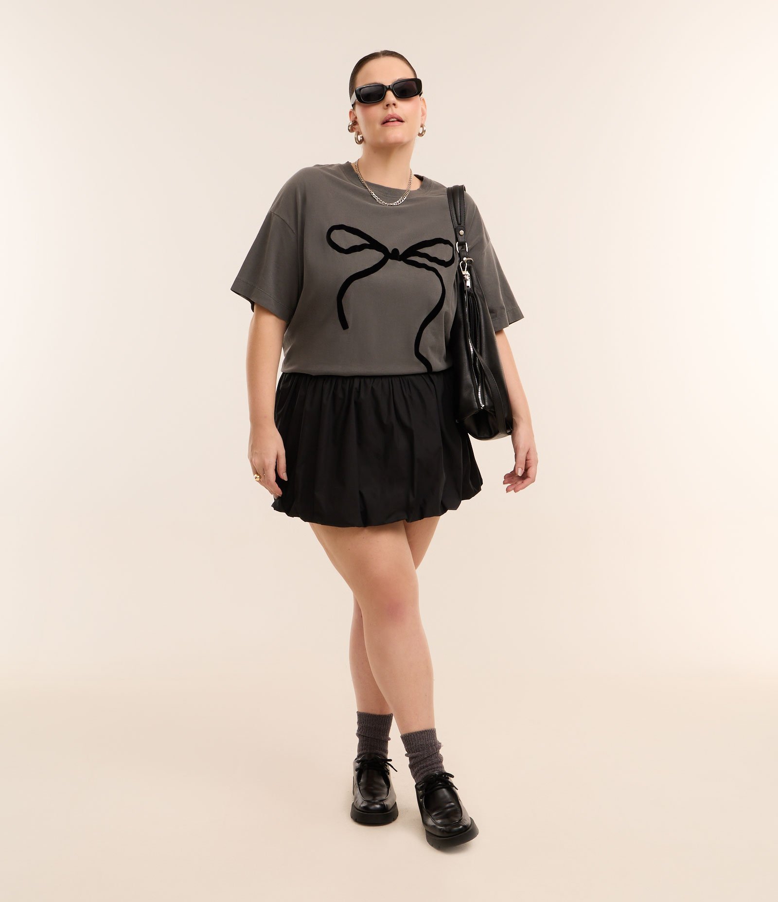 Saia Curta em Alfaiataria Balonê Curve & Plus Size Preto 1