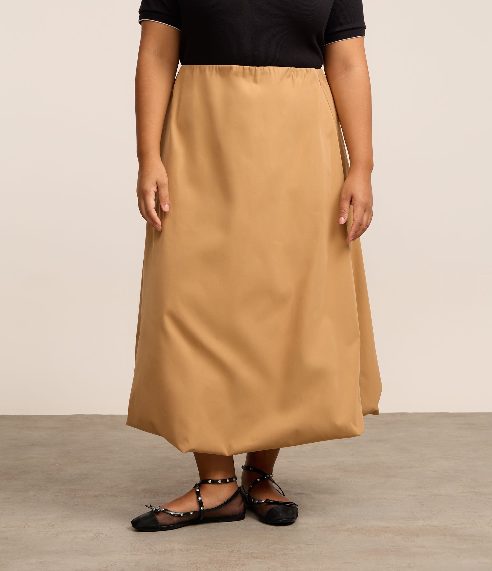 Saia Midi em Alfaiataria Balonê Curve & Plus Size Marrom 2