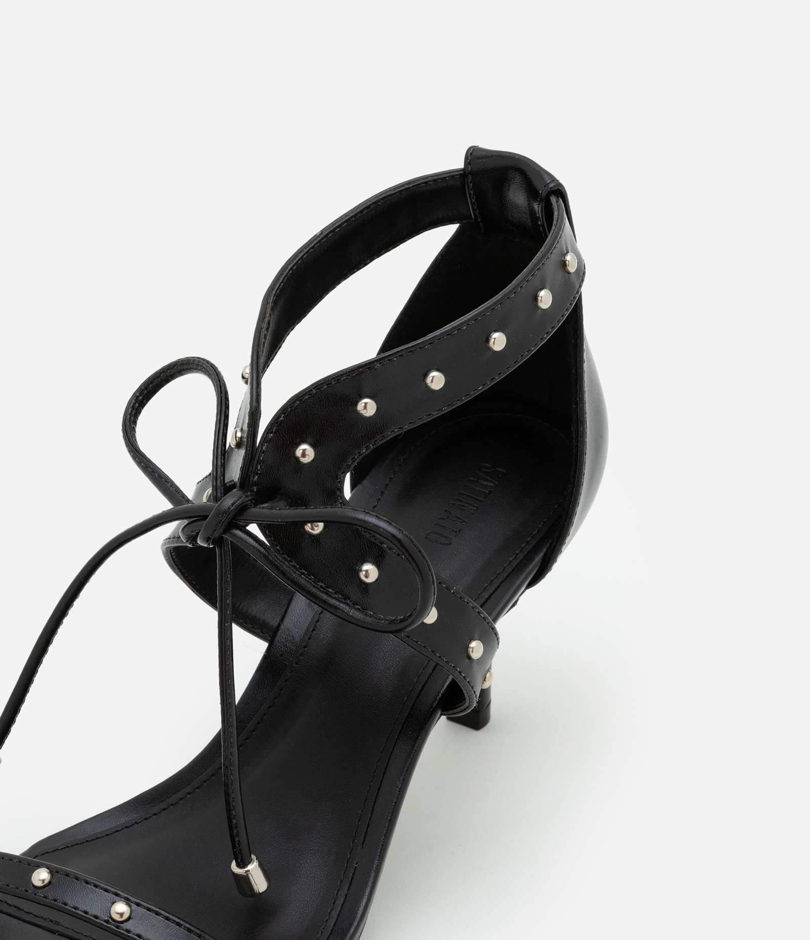 Sandália com Fechamento e Detalhes Lace Up com Tachinhas Preto 5