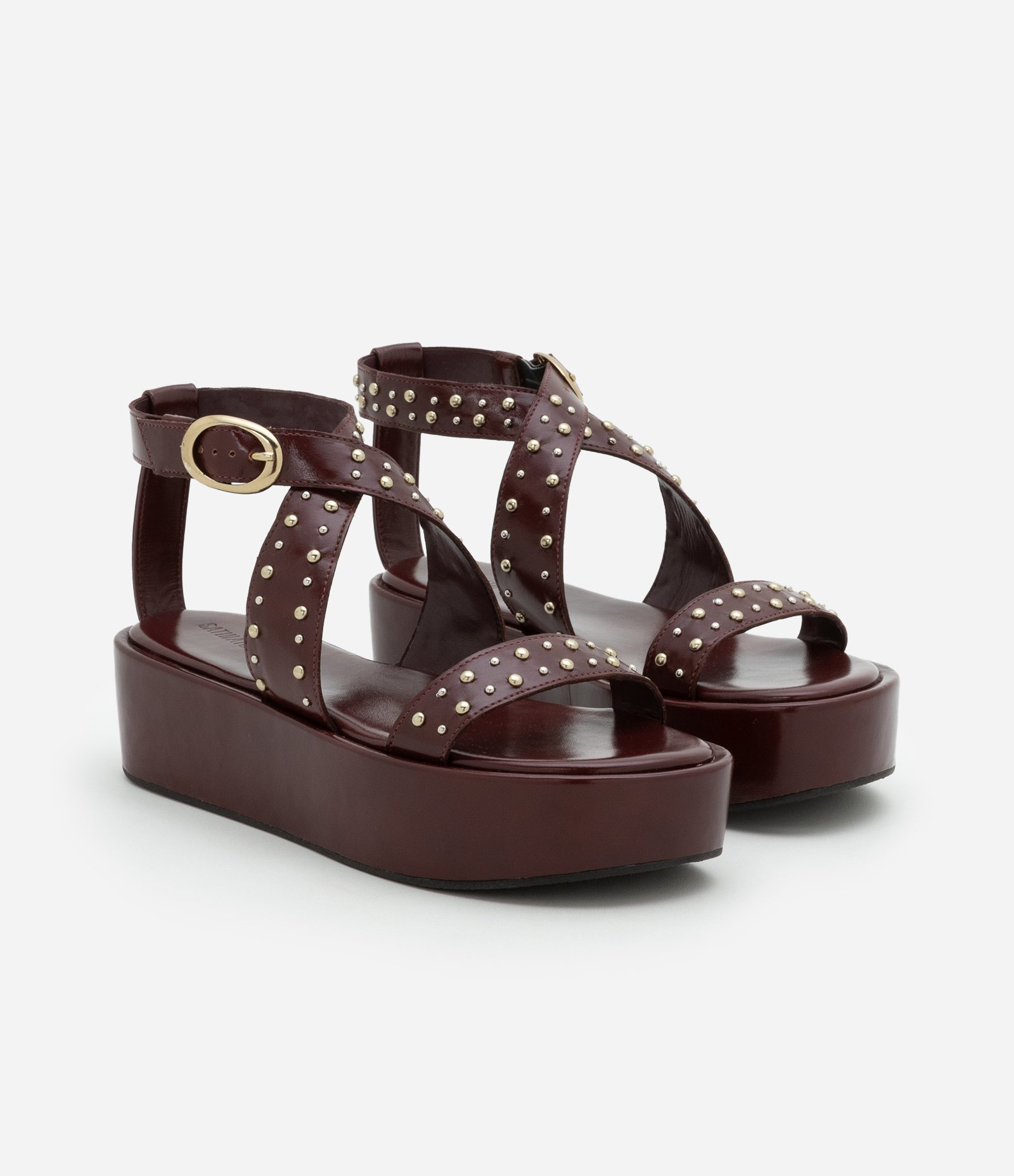 Sandália Flatform em Pu com Tachinhas Vinho 2