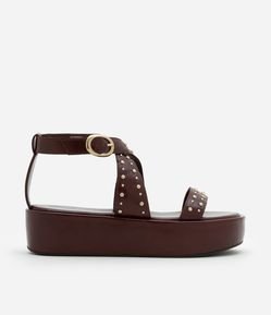 Sandália Flatform em Pu com Tachinhas